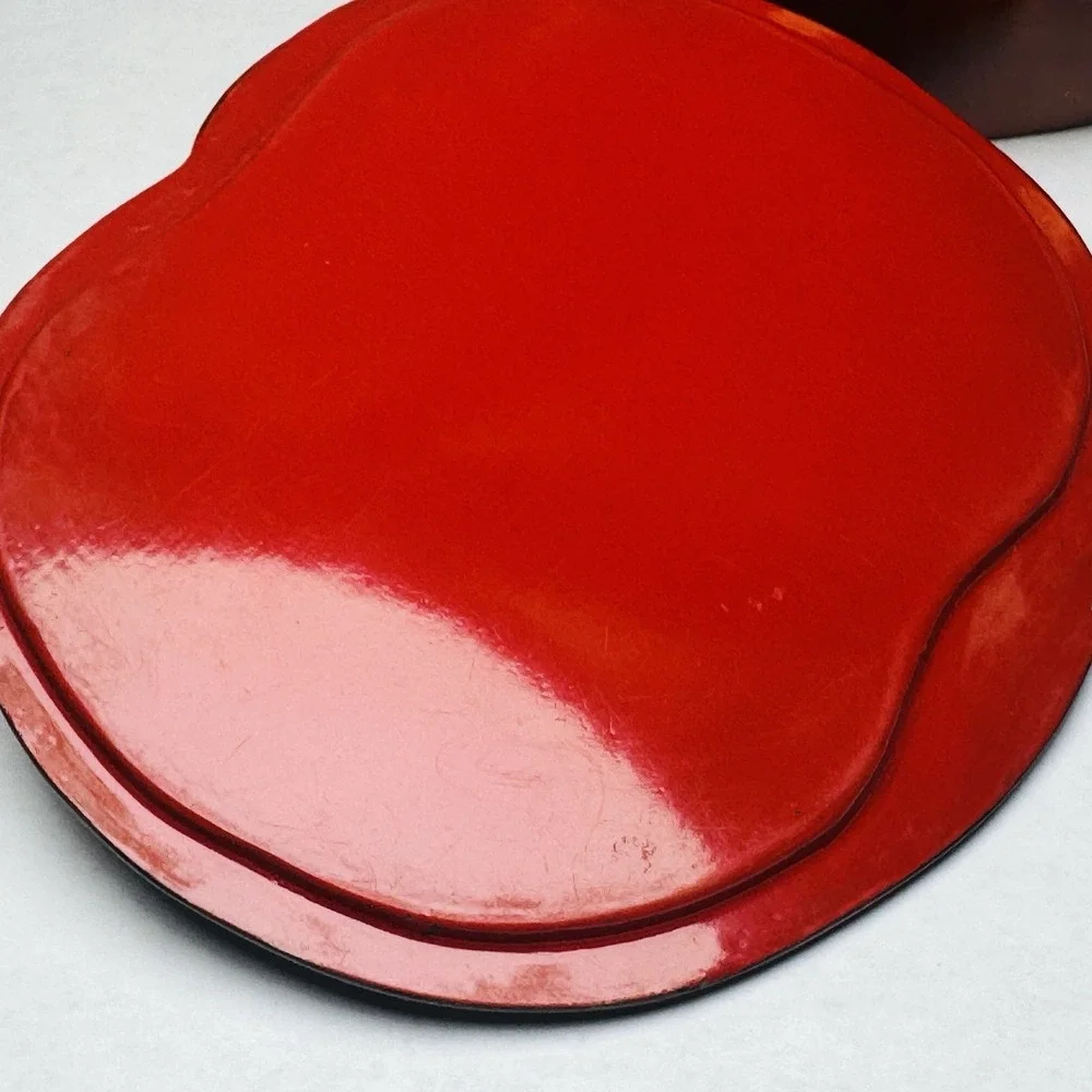 Vintage Japanese Inlaid Mother of Pearl Lacquer Peach Shaped‎ Box w/Nut Look Lid